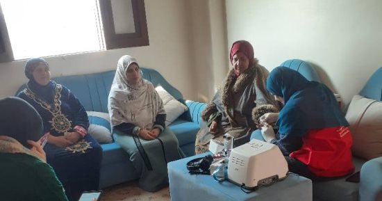 إجراء الكشف الطبى على 450 مريضا فى قافلة مجانية بكفر الشيخ