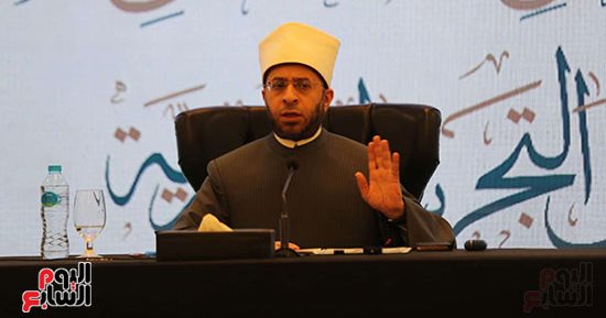وزير الأوقاف: الكوكب يمر بفترة عصيبة وحساسة