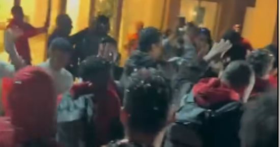 شاهد احتفالات لاعبى منتخب مصر بالفندق عقب الفوز على كوت ديفوار واستقبال خاص لهم