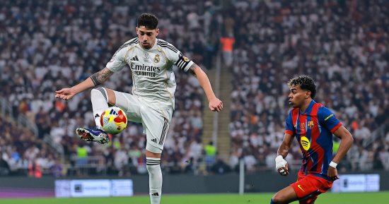برشلونة ضد الريال.. تعادل 2-2 في شوط أول ناري بكلاسيكو السوبر الإسباني