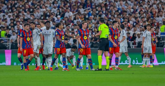 برشلونة ضد الريال.. 60 دقيقة والتعادل 2-2 في كلاسيكو السوبر الإسباني
