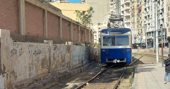 بشرى لأهالى الإسكندرية.. البدء فى مشروع تطوير ترام الرمل.. زيادة السعه الاستيعابيه من 80 إلى220 ألف راكب يوميا.. تقليل زمن الرحلة من ساعه إلى 33 دقيقه.. 9 محطات علوية ومحطات تبادلية مع مترو أبوقير.. صور