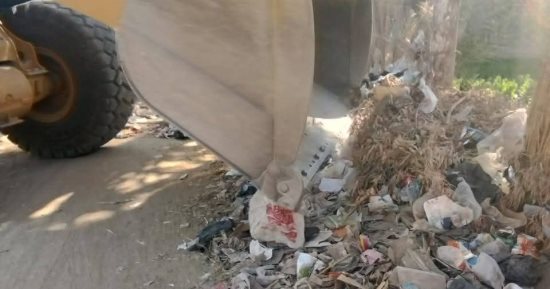 رفع 80 طن من المخلفات الصلبة والقمامة والأتربة بمركز جهينة فى سوهاج