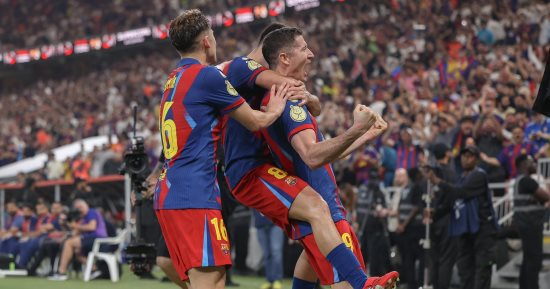 برشلونة يخطف ريال مدريد 3-2 ويتوج بطلا لكأس السوبر الإسباني.. فيديو
