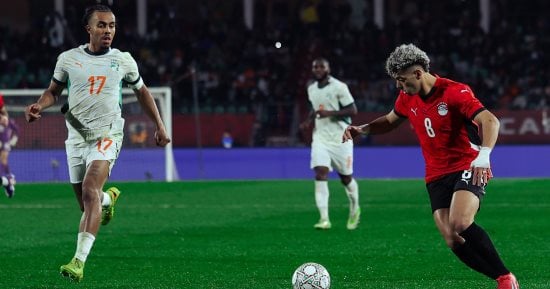 حسام حسن يطالب إمام عاشور ومرموش بالتسديد أمام السنغال