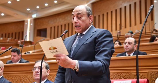 النائب عباس حلمى يؤدى اليمين الدستورية فى أولى جلسات النواب 2026