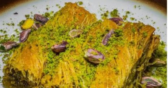 طريقة عمل الجلاش بالمكسرات والعسل