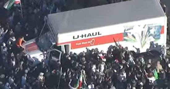 حادث دهس لمؤيدى نجل شاه إيران فى لوس أنجلوس الأمريكية.. إعرف التفاصيل