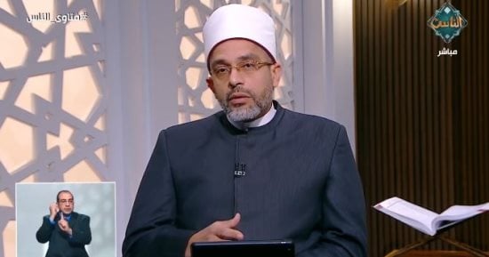 هل تنظيف الحاجب عند الكوافير يُعد من النمص المحرم؟.. أمين الفتوى يجيب