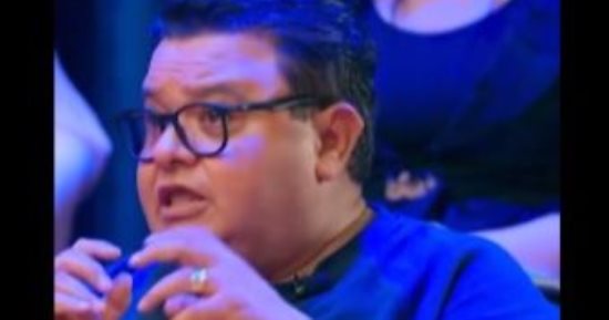 خالد جلال يحذر متسابقي «كاستنج 2» من الإفراط في الضحك والتصفيق.. فيديو