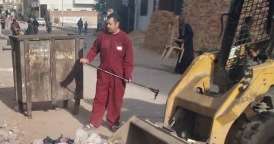 رفع 30 طن من القمامة والمخلفات الصلبة بمركز البلينا فى سوهاج