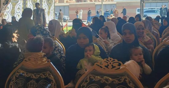 تحيا مصر.. هتافات الأهالي تتصدر مشهد تسليم وحدات إسكان الديسمي بالصف