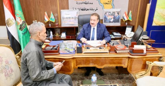 محافظ المنوفية يلتقى رب أسرة حريق جهاز عروس ويقرر صرف مساعدات عاجلة دعما لهم