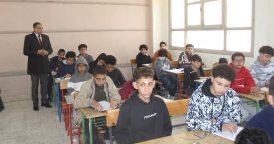 وكيل تعليم الجيزة خلال جولة لمتابعة الامتحانات: التعامل بحزم مع أى مخالفة