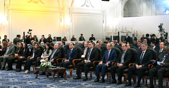 رئيس الوزراء باحتفالية إنجازات 10 سنوات على سكن كل المصريين: كل الشكر لصاحب الحلم.. المشروع جزء مهم من بناء الجمهورية الجديدة.. والمبادرة أول حائط صد لمواجهة النمو العشوائي والتعدي على الأراضى الزراعية
