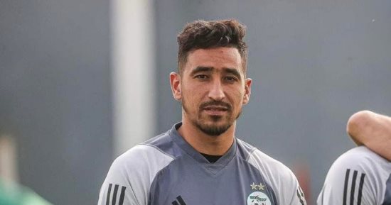 حارس الجزائر يعلن اعتزال اللعب الدولى مع بلاده بعد وداع أمم أفريقيا
