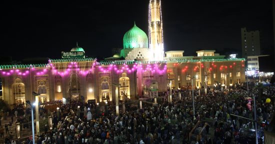 «كريمة يا ست».. ختام مولد السيدة زينب وسط حضور كثيف وأجواء روحانية.. وفود من الصعيد وانتشار بائعى الحلوى وألعاب الأطفال.. ووزارة الأوقاف تقيم أمسيات دينية بحضور كبار العلماء.. وتؤكد: مقامها مرجع روحى.. صور