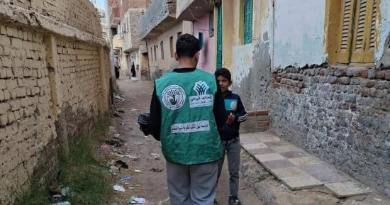 مؤسسة نبيل الكاتب عضو التحالف الوطنى تنفذ نشاطا غذائيا لتوزيع اللحوم بالبحيرة