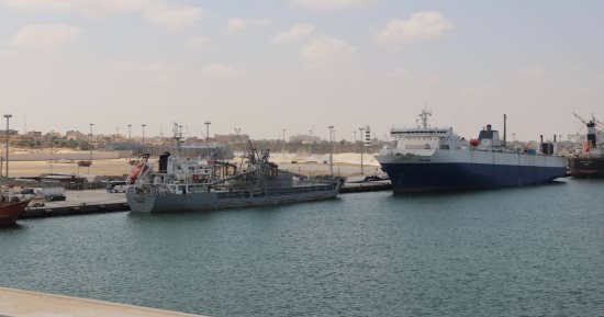 غلق ميناء العريش البحرى بسبب سوء الأحوال الجوية