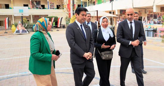 وزير التعليم يشيد بمستوى طالبات مدرسة السيدة نفسية فى البرمجة
