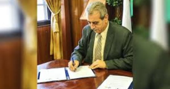 من هو رجل المهام الصعبة علي شعث رئيس لجنة إدارة قطاع غزة؟