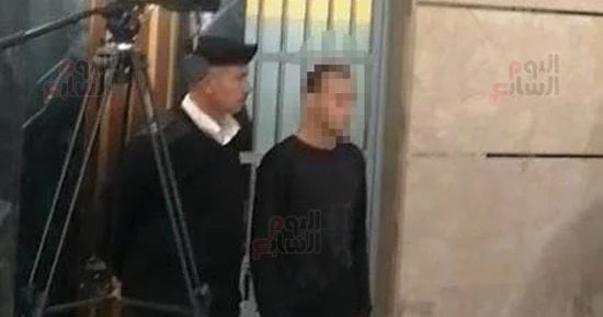 وصول المتهم باستدراج طفلة والتعدي عليها بالشرقية للمحكمة