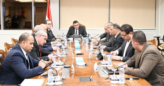 وزير الإسكان يتابع موقف مشروعات مدينة العلمين الجديدة