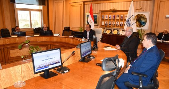 رئيس جامعة العاصمة يدعو لترجمة استضافة الجامعات الروسية والعربية لتعاون أكاديمى