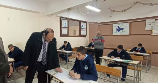 رئيس مياه الجيزة يتابع سير اختبارات نصف العام لطلاب المدرسة الثانوية الفنية.. صور