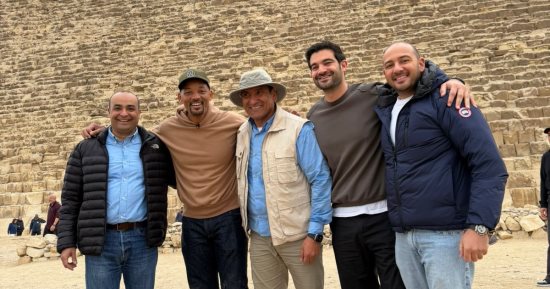 السياحة والآثار: ويل سميث زار الحجرات الداخلية لهرم الملك خوفو