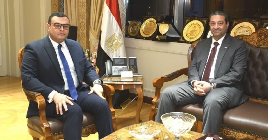 وزير الإسكان يستقبل محافظ دمياط لبحث ملفات العمل المشترك وتعزيز أوجه التعاون
