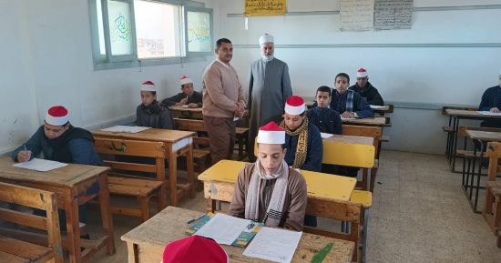 رئيس سوهاج الأزهرية يتابع لجان امتحانات الشهادات الابتدائية والإعدادية