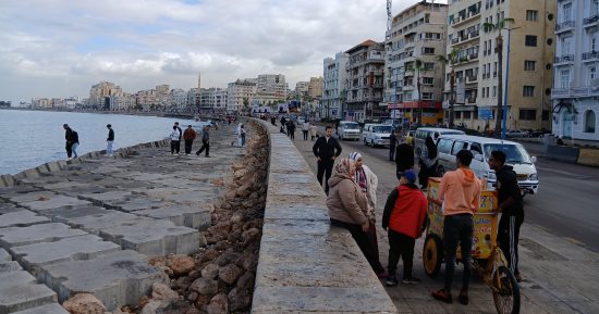 لا تخففوا الملابس.. طقس شديد البرودة فى الإسكندرية "فيديو"