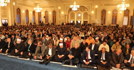 ​محافظ القاهرة ووزراء يؤدون صلاة الجمعة بمسجد العزيز الحكيم بالمقطم