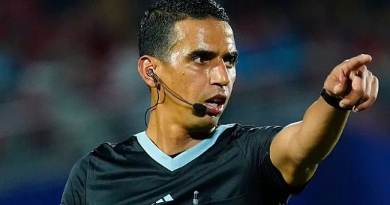 كاف يستقر على الحكم المغربي جلال جيد لقيادة مواجهة مصر ضد نيجيريا