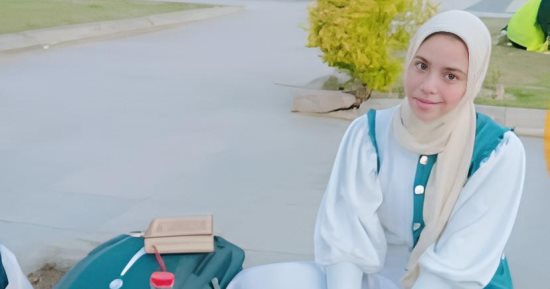 مصحف بجوارها.. الظهور الأخير لضحية التجويع قبل حبسها بمنزلها فى قنا (صورة)
