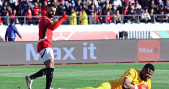محمد صلاح يهدر فرصة التقدم لمنتخب مصر أمام نيجيريا فى الدقيقة 27.. صور 