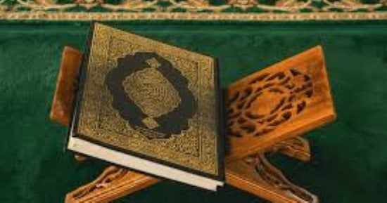 مركز الأزهر للفتوى يوضح آداب الاستماع إلى القران الكريم 