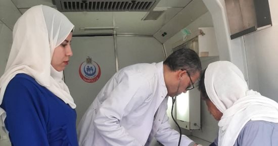الكشف الطبي على 2193 مواطنا بقوافل حياة كريمة في جنوب سيناء