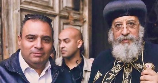 أمين مفتاح كنيسة القيامة بالقدس يرفع الدعاء لشفاء البابا تواضروس الثاني