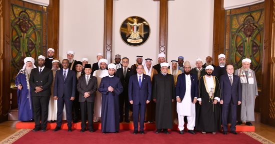 الرئيس السيسى: ضرورة صياغة خطاب دينى واعٍ وشامل.. فيديو