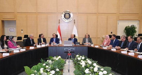 وزارة الصناعة تعلن تقديم الدعم للمستثمرين الراغبين فى إقامة نشاط الغزل والنسيج