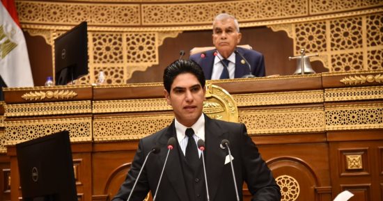 النائب أحمد أبو هشيمة يواصل استعراض تعديلات لجنة الشئون المالية والاقتصادية والاستثمار بمجلس الشيوخ على قانون الضريبة العقارية أمام الجلسة العامة