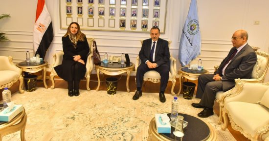 محافظ أسيوط ونائب وزير الاتصالات يبحثان إنشاء أول مركز متكامل للذكاء الاصطناعي بالصعيد