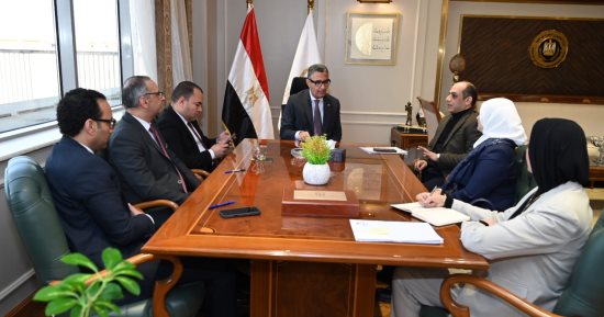 وزير التموين يوجه ببحث طلبات المواطنين المقدمة من أعضاء مجلسى النواب والشيوخ