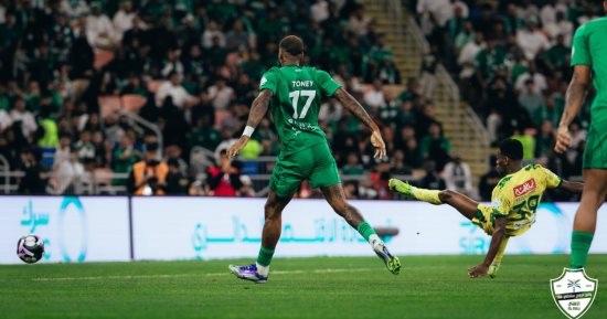 الأهلي يكتسح الخليج برباعية ويخطف وصافة الدوري السعودي.. فيديو
