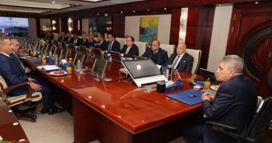 أسامة ربيع: مؤشرات إيجابية تبشر بتعافى حركة الملاحة بقناة السويس
