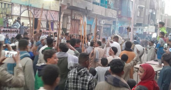 فرحة ليالي المولد السنوي تبدأ في قرية العشي بالمزمار والمديح.. صور