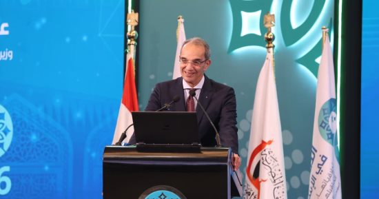 وزير الاتصالات: الذكاء الاصطناعى تكنولوجيا فارقة قادرة على إحداث تغيير فى طرق العمل والتعلم