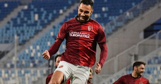 عمرو السولية يحتفل بتأهل سيراميكا للكونفدرالية: حققنا هدف النادى